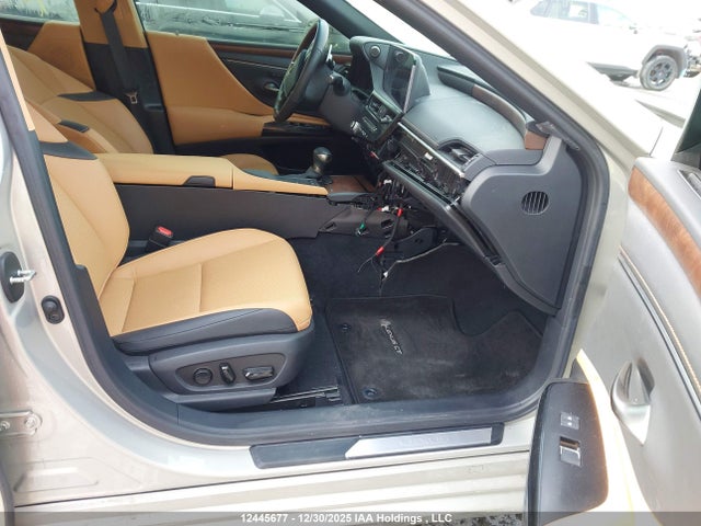 58AB21B17NU013511 Lexus Es 300h 300h