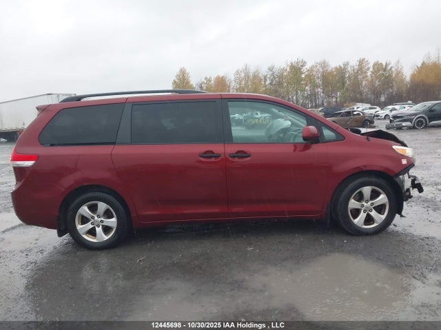 12445698 :رقم المزاد ، 5TDZK3DC0ES417212 vin ، 2014 Toyota Sienna 7 Passenger مزاد بيع