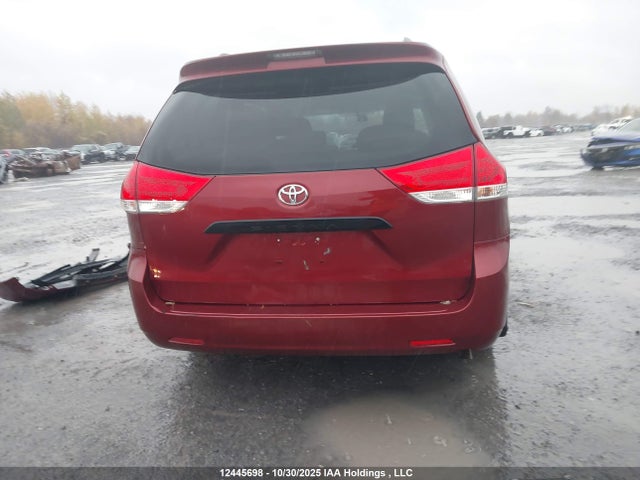 12445698 :رقم المزاد ، 5TDZK3DC0ES417212 vin ، 2014 Toyota Sienna 7 Passenger مزاد بيع