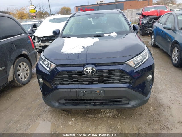 12445960 :رقم المزاد ، 2T3R1RFV7MW224220 vin ، 2021 Toyota Rav4 Xle/xle Premium مزاد بيع