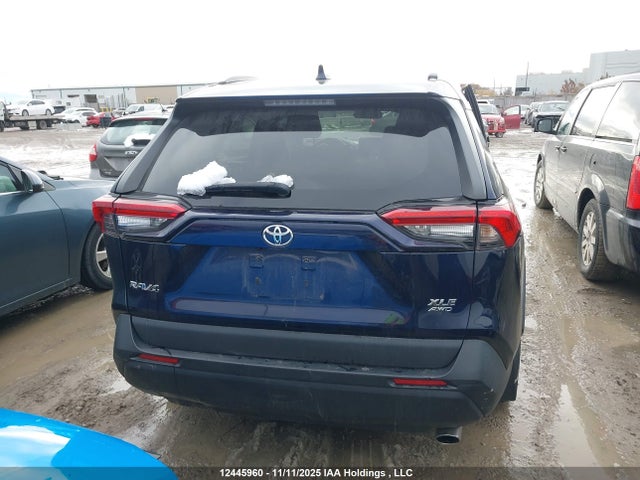 12445960 :رقم المزاد ، 2T3R1RFV7MW224220 vin ، 2021 Toyota Rav4 Xle/xle Premium مزاد بيع