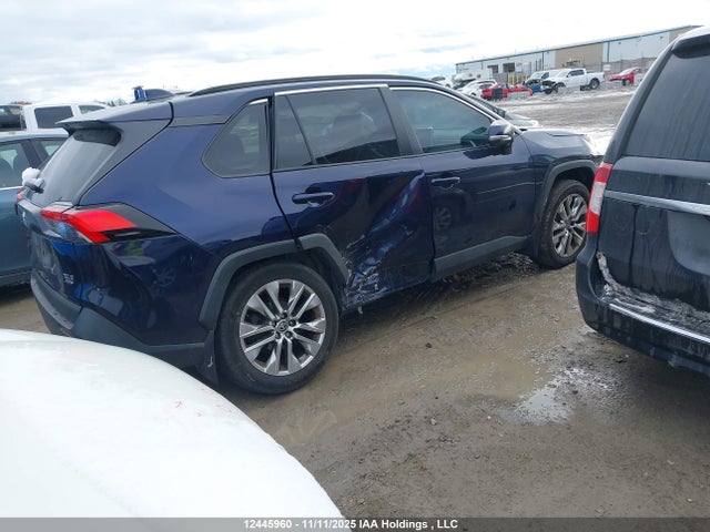 12445960 :رقم المزاد ، 2T3R1RFV7MW224220 vin ، 2021 Toyota Rav4 Xle/xle Premium مزاد بيع