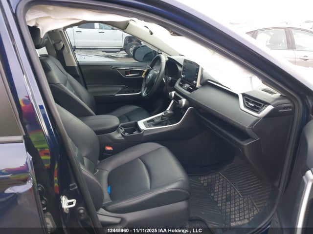 12445960 :رقم المزاد ، 2T3R1RFV7MW224220 vin ، 2021 Toyota Rav4 Xle/xle Premium مزاد بيع