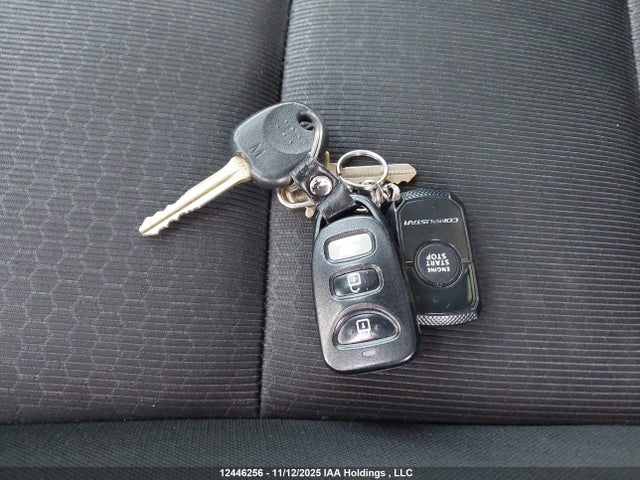 KMHD84LF0HU321313 Hyundai ELANTRA GL