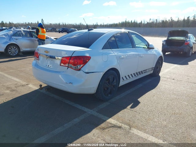1G1PC5SBXF7151017 Chevrolet Cruze 1lt