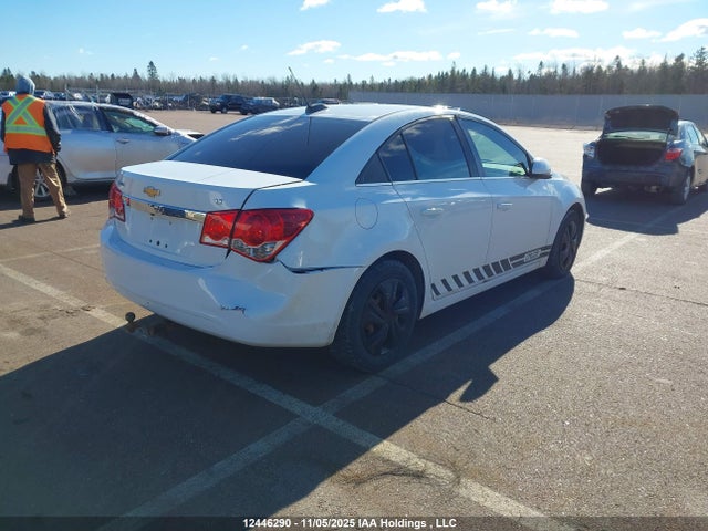 1G1PC5SBXF7151017 Chevrolet Cruze 1lt