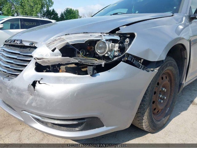 Chrysler 200 2014 1C3CCBAB0EN149779 Image 5