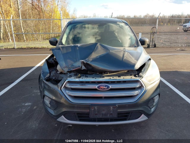 1FMCU0GD4HUA73124 Ford ESCAPE SE