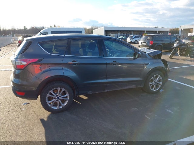 1FMCU0GD4HUA73124 Ford ESCAPE SE