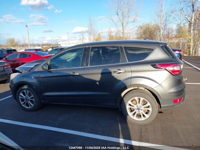 1FMCU0GD4HUA73124 Ford ESCAPE SE