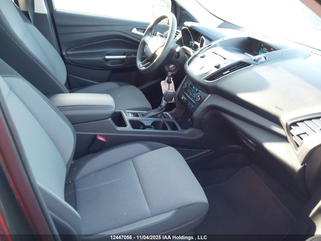 1FMCU0GD4HUA73124 Ford ESCAPE SE