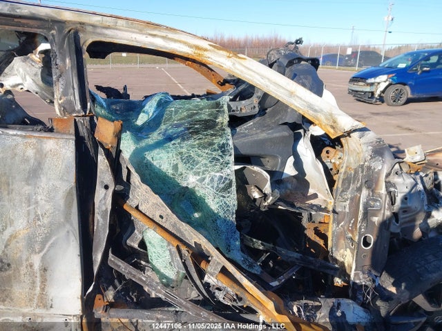 JN1BJ1CR3KW334094 Nissan Qashqai S/sl/sv