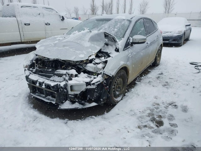 Ford Focus 2014 1FADP3K26EL385332 Image 2