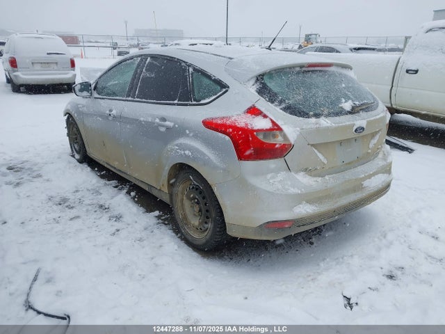 Ford Focus 2014 1FADP3K26EL385332 Image 3