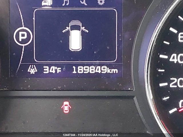 2017 Kia Sedona მანქანა იყიდება აუქციონზე, vin: KNDMB5C10H6342702, აუქციონის ნომერი: 12447344