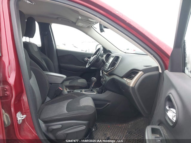 1C4PJMAB7EW171822 Jeep Cherokee Sport