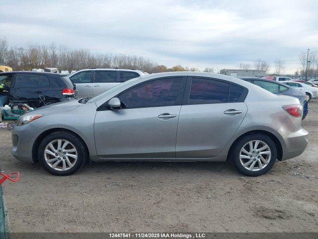 12447541 :رقم المزاد ، JM1BL1UF0C1549510 vin ، 2012 Mazda Mazda3 Gx مزاد بيع