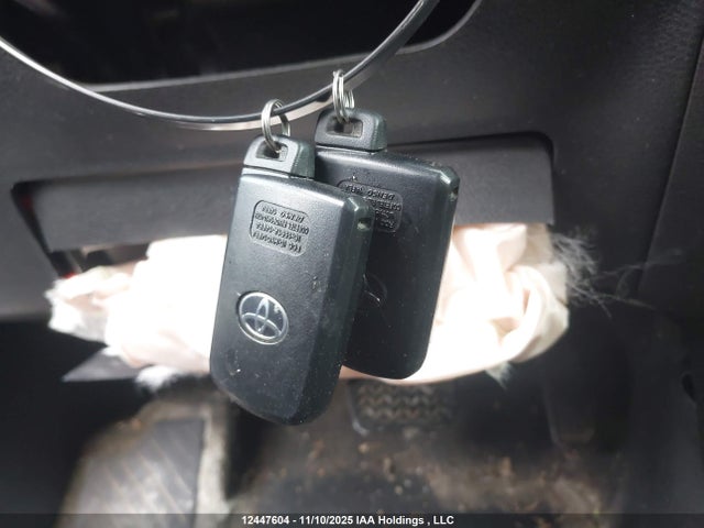 5TFDZ5BN0HX026453 Toyota Tacoma Dbl Cab/sr5/trd Sport/or
