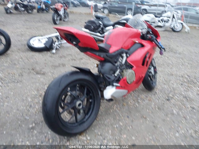 ZDMDAGWWXNB001367 Ducati Panigale V4s