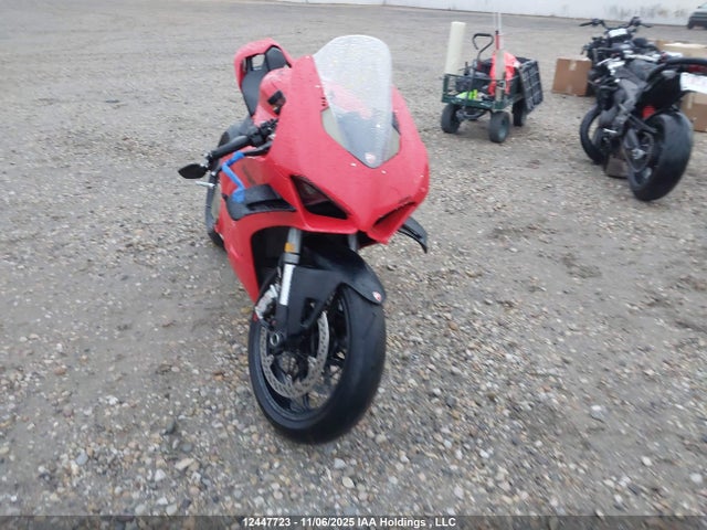 ZDMDAGWWXNB001367 Ducati Panigale V4s