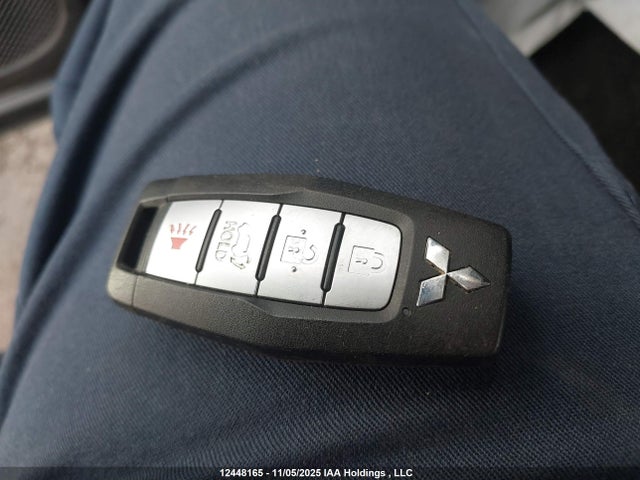 JA4J4UA88NZ617650 Mitsubishi Outlander