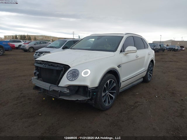 Bentley Bentayga V8 2019 SJAAM2ZV7KC024673 Image 2