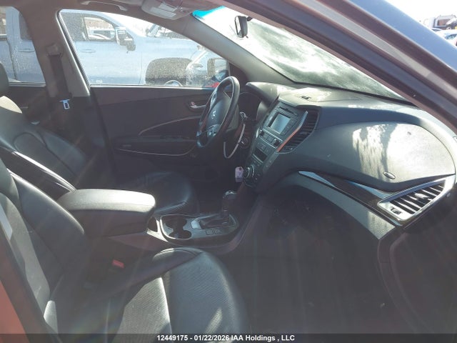 12449175 :رقم المزاد ، 5NMZUDLB2HH045601 vin ، 2017 Hyundai Santa Fe Sport 2.4 Se مزاد بيع