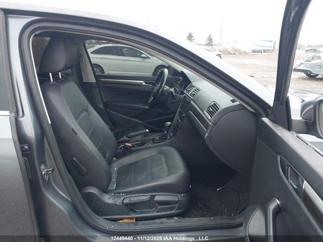 Volkswagen PASSAT SE 2017 1VWBT7A33HC059701 Image 5