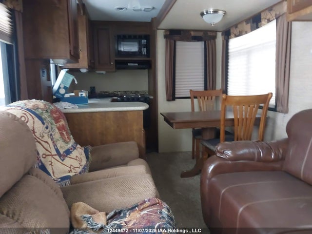 5ZT3CLUBXEA309931 Coachmen 345bhs