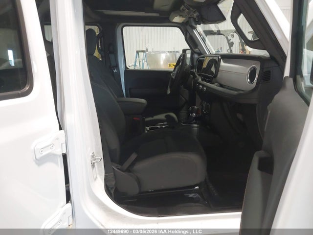 1C4PJXEGXRW334850 Jeep Wrangler Sahara