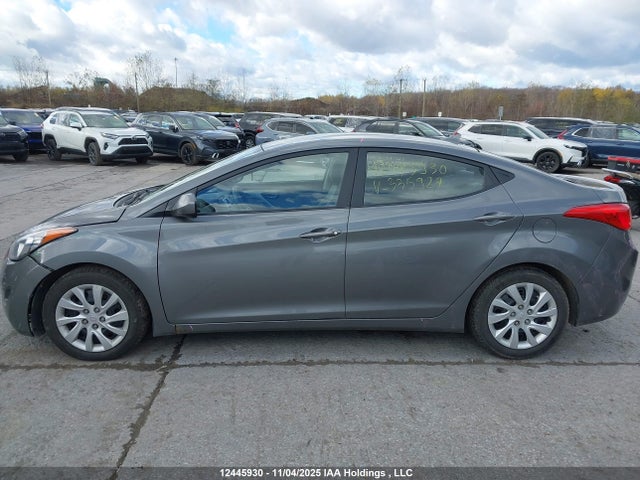 2013 Hyundai Elantra Gl მანქანა იყიდება აუქციონზე, vin: 5NPDH4AE2DH335927, აუქციონის ნომერი: 12445930