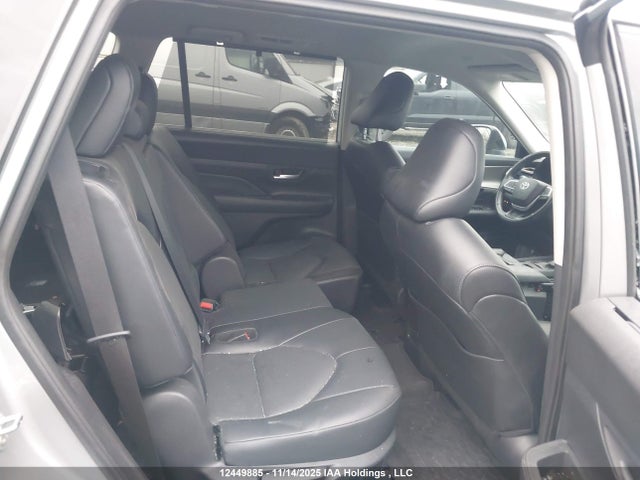 Toyota Grand Highlander Xle 2024 5TDAAAB58RS026470 Image 8