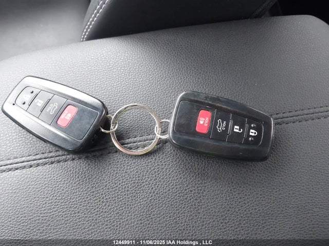 12449911 :رقم المزاد ، 2T3R1RFV6MW203875 vin ، 2021 Toyota Rav4 Xle/xle Premium مزاد بيع