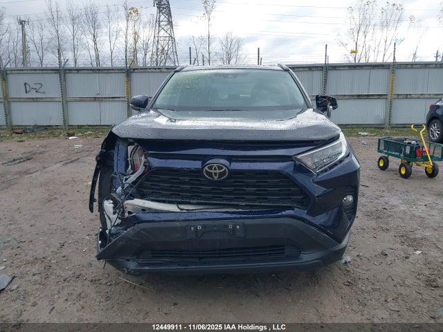 12449911 :رقم المزاد ، 2T3R1RFV6MW203875 vin ، 2021 Toyota Rav4 Xle/xle Premium مزاد بيع