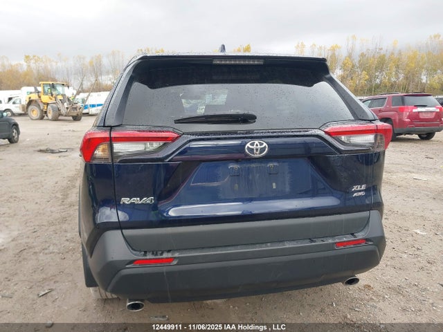 12449911 :رقم المزاد ، 2T3R1RFV6MW203875 vin ، 2021 Toyota Rav4 Xle/xle Premium مزاد بيع
