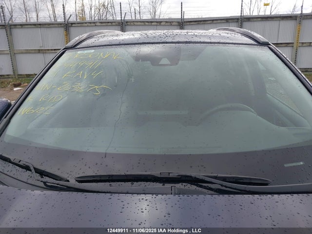 12449911 :رقم المزاد ، 2T3R1RFV6MW203875 vin ، 2021 Toyota Rav4 Xle/xle Premium مزاد بيع
