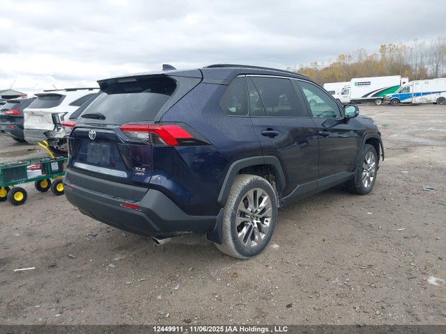 12449911 :رقم المزاد ، 2T3R1RFV6MW203875 vin ، 2021 Toyota Rav4 Xle/xle Premium مزاد بيع