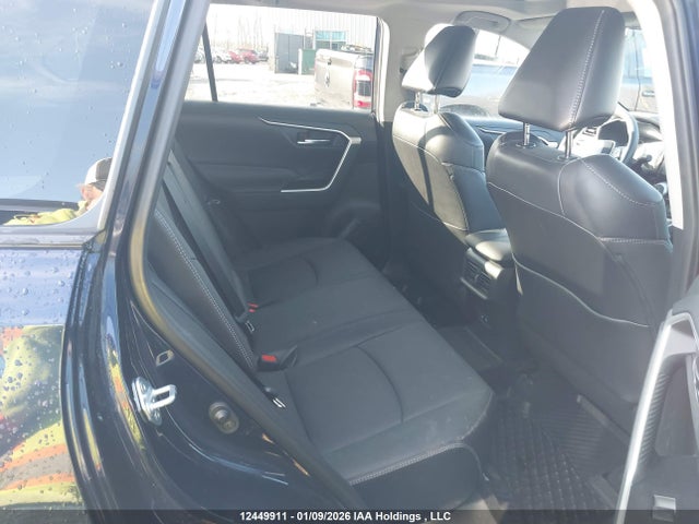 12449911 :رقم المزاد ، 2T3R1RFV6MW203875 vin ، 2021 Toyota Rav4 Xle/xle Premium مزاد بيع