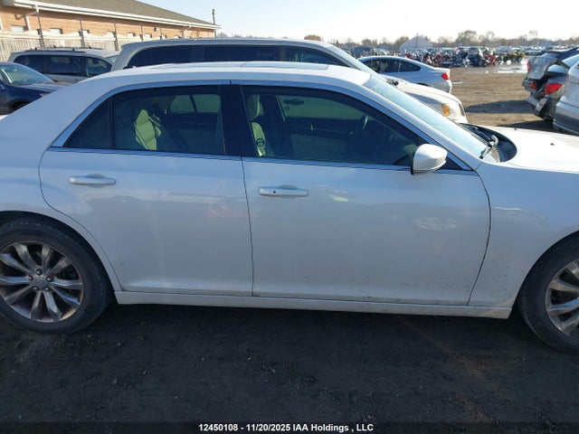 Chrysler 300 2015 2C3CCARG4FH782063 Image 13