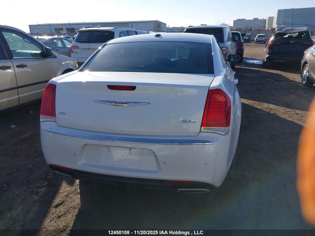 Chrysler 300 2015 2C3CCARG4FH782063 Image 16
