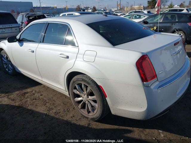 Chrysler 300 2015 2C3CCARG4FH782063 Image 3