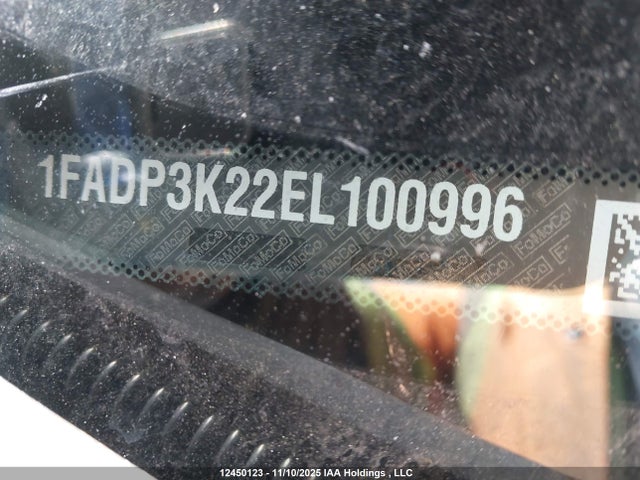 1FADP3K22EL100996 Ford FOCUS SE