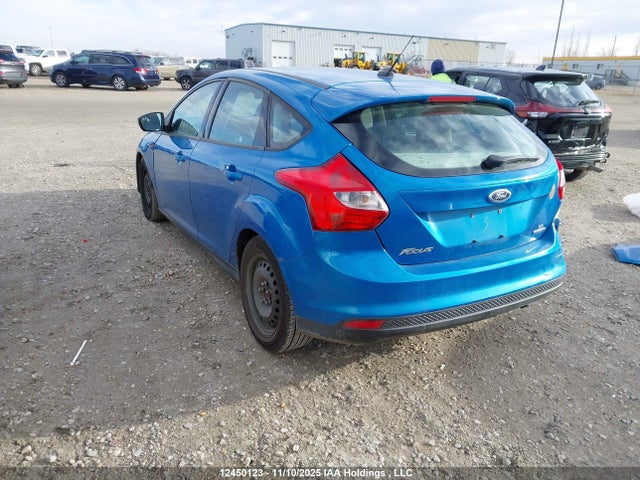 1FADP3K22EL100996 Ford FOCUS SE