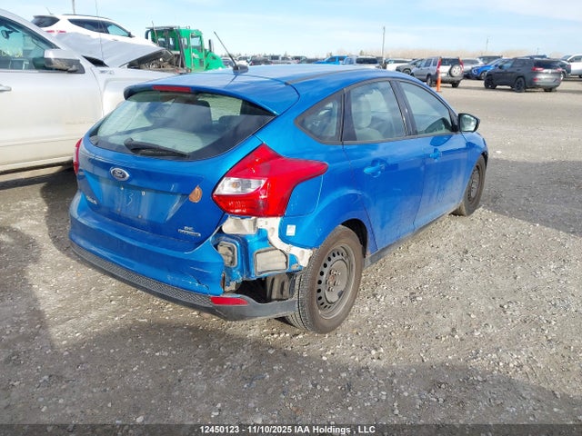 1FADP3K22EL100996 Ford FOCUS SE