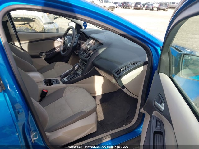 1FADP3K22EL100996 Ford FOCUS SE