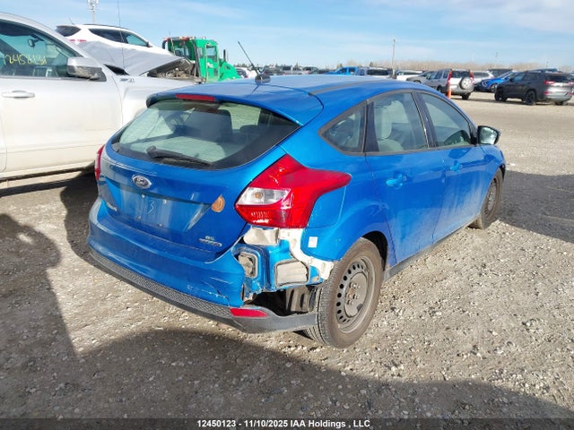 1FADP3K22EL100996 Ford FOCUS SE