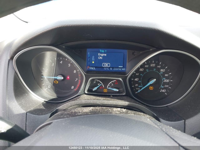 1FADP3K22EL100996 Ford FOCUS SE