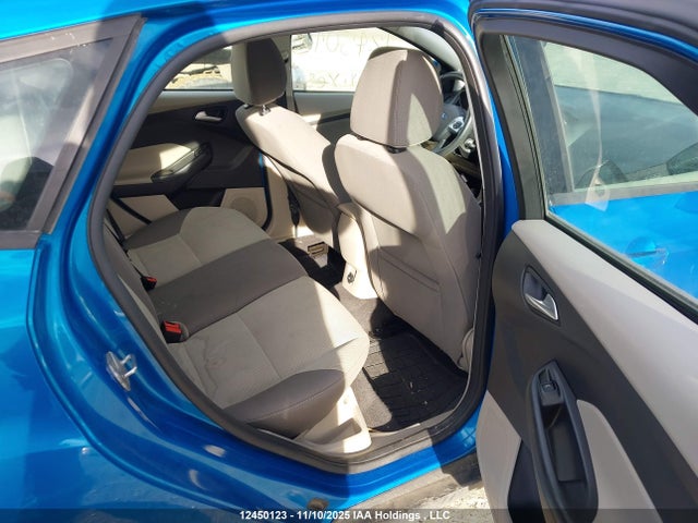 1FADP3K22EL100996 Ford FOCUS SE