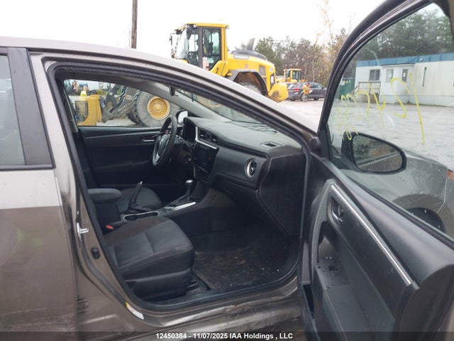 12450384 :رقم المزاد ، 2T1BURHE9JC006713 vin ، 2018 Toyota Corolla L/le/xle/se/xse مزاد بيع