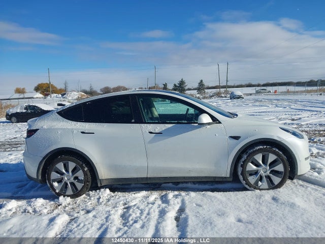 7SAYGDEE9NF432480 Tesla Model Y